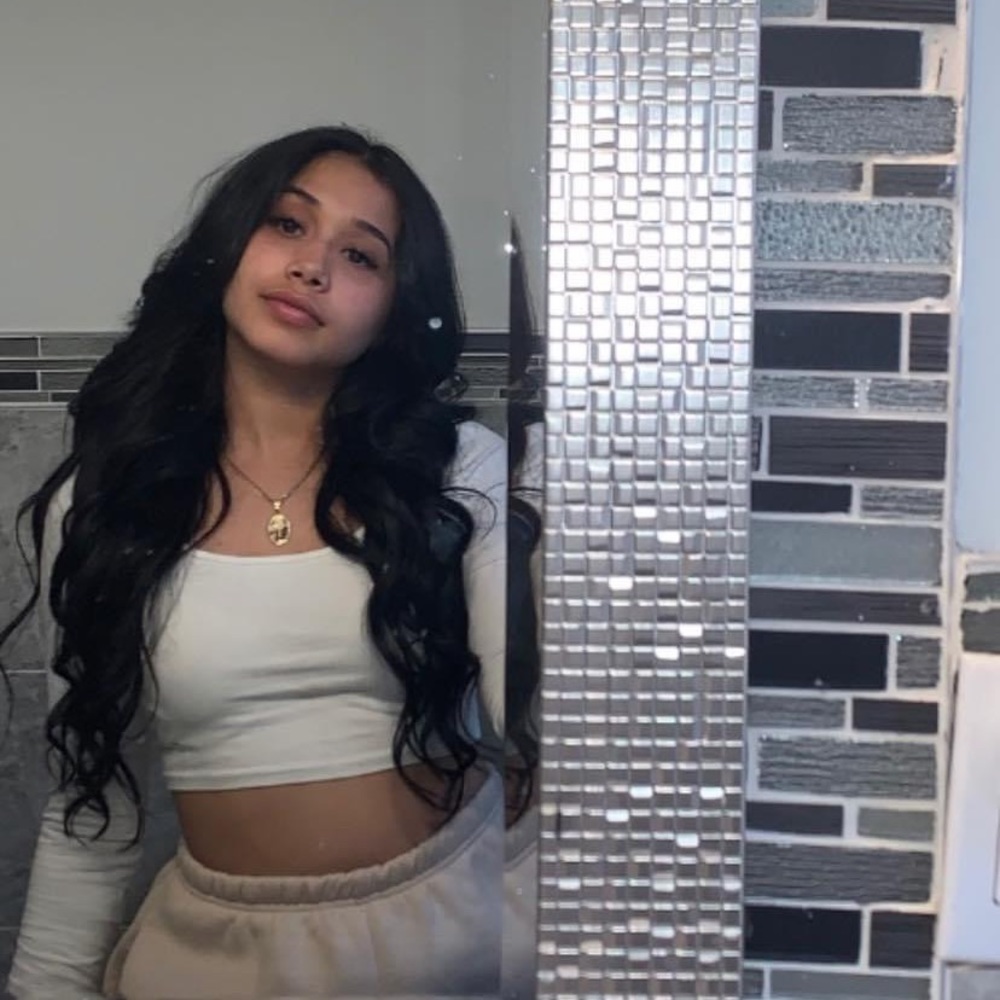 Meet your Posher, Alondra